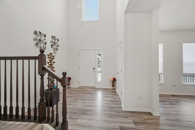 Building Photo - 26305 W Milestone Dr