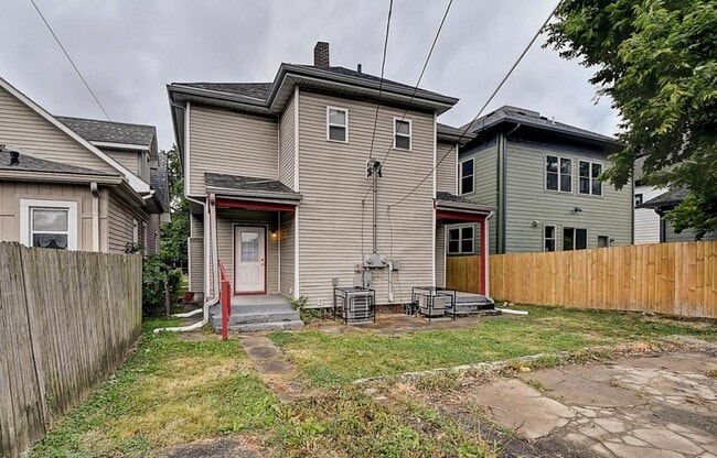 Building Photo - 417 N State Ave