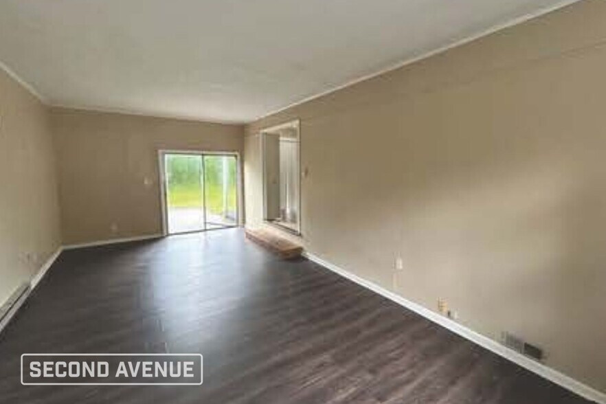 Building Photo - 5041 Inverness Dr