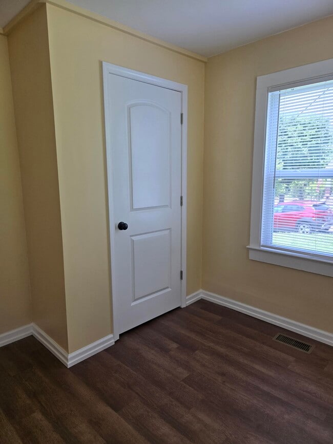 Building Photo - 4325 Strawberry Plains Pike
