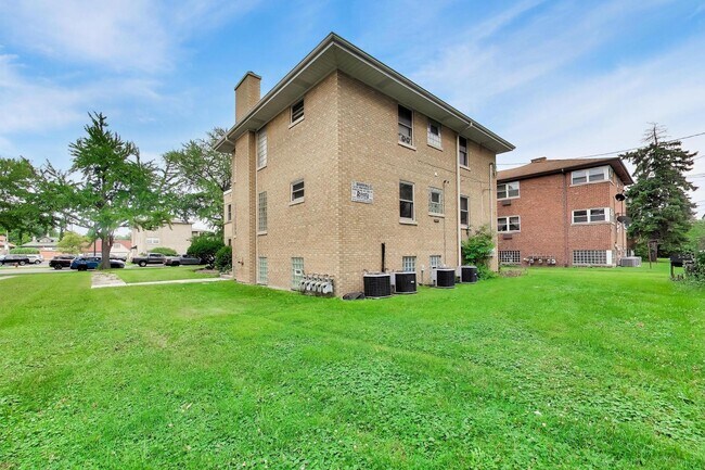 Building Photo - 3024 S Harlem Ave