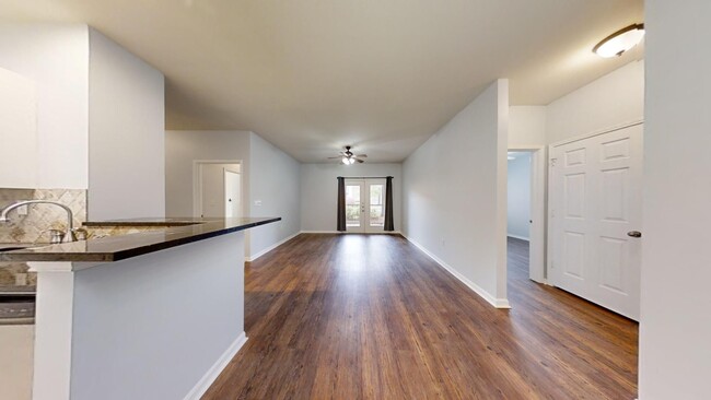 Building Photo - Condos at Mill Creek