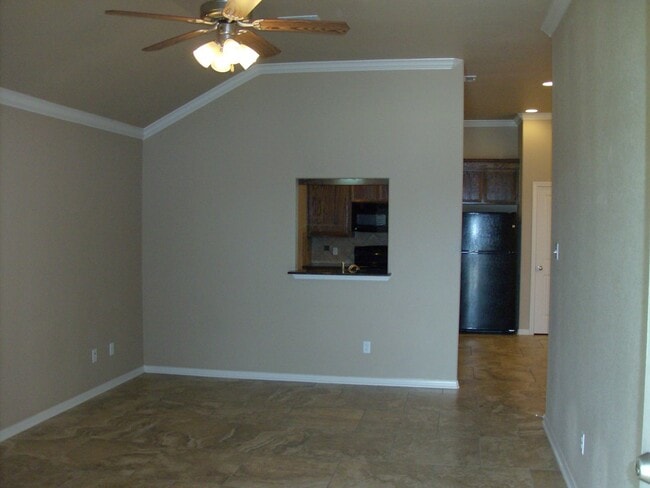 Building Photo - Gorgeous 2 bed/2 bath near Bunny Trail in ...