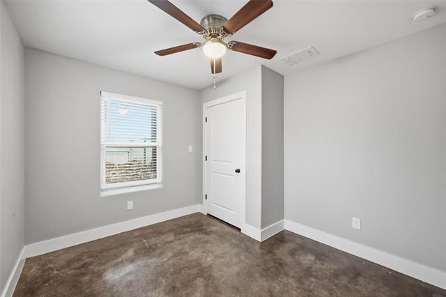 Building Photo - 607 E Day St