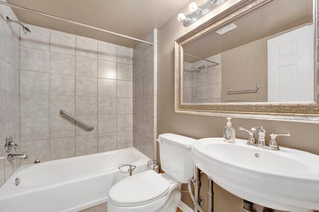 Building Photo - 15502 Orlan Brook Dr