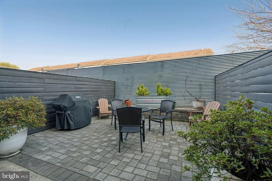 Private back patio - 1321 N 7th St