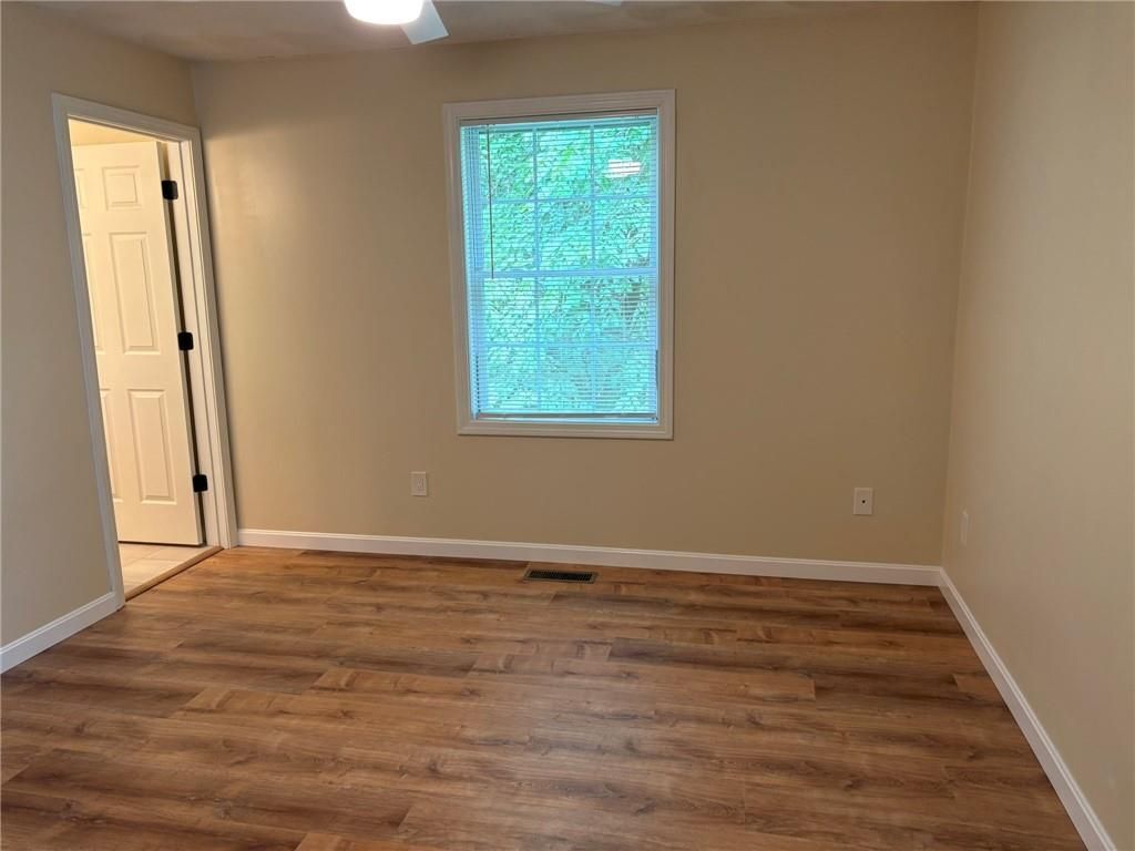 Building Photo - 521 Tenth Avenue