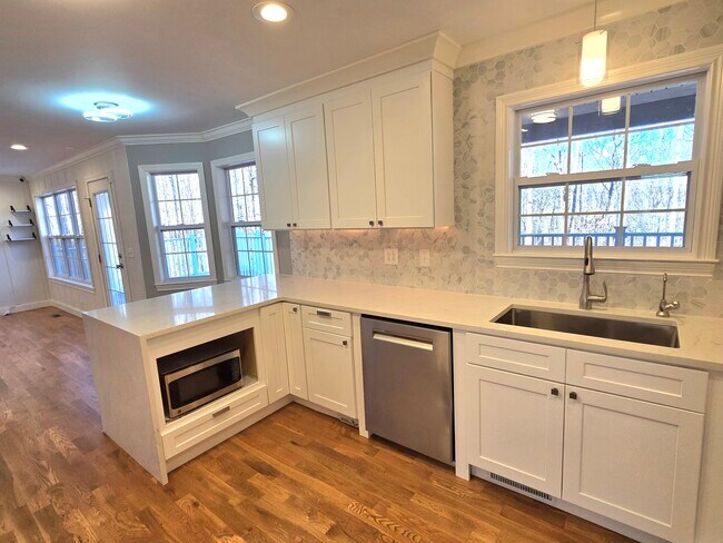 Building Photo - 12469 Daisywood Dr