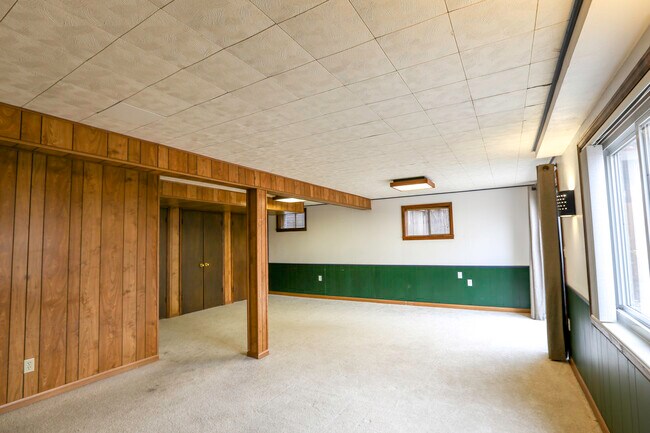 Building Photo - 10839 W 65th Pl