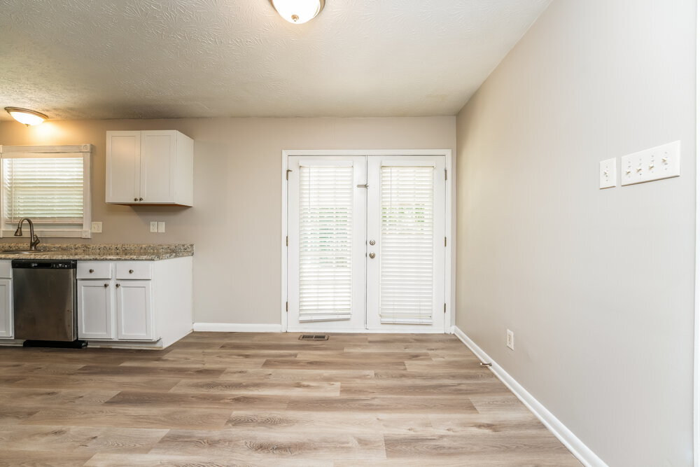 Building Photo - 303 Mercer Dr