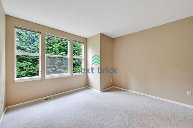 Building Photo - Beautiful 2 bed & 2.5 bath for rent