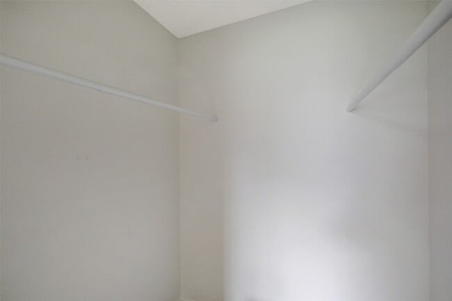 Building Photo - 5007 Ridgecreek Dr