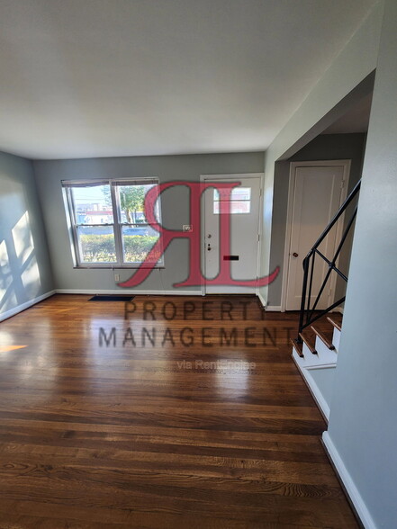 Building Photo - 624 Chatham Rd