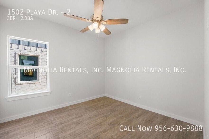 Building Photo - 1502 Playa Dr