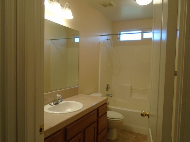 Building Photo - 7015 Rogue River Dr