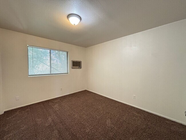 Building Photo - West Lancaster Apartment