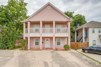 Building Photo - Wayside Duplex