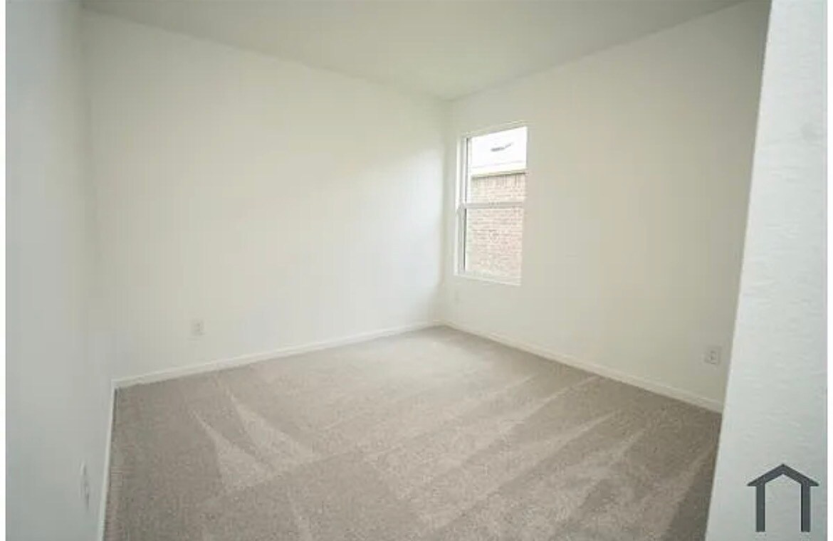 Building Photo - 1829 Sanderling St