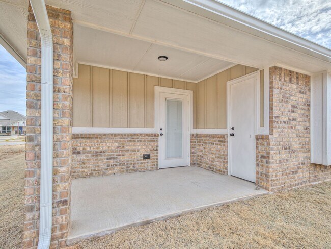 Building Photo - 5821 Goldfinger Rd