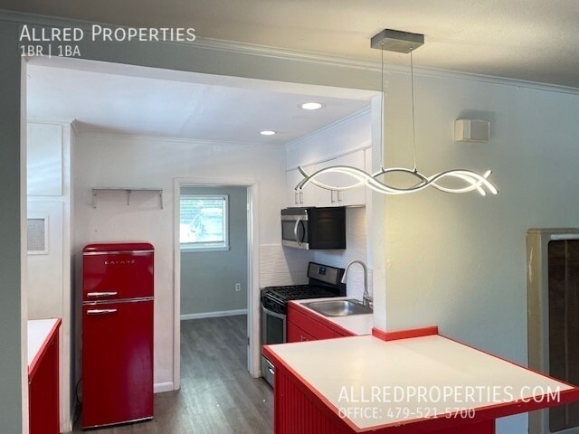 Building Photo - 621 N Leverett-3