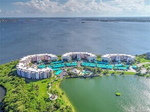 Building Photo - 5799 NE Island Cove Way