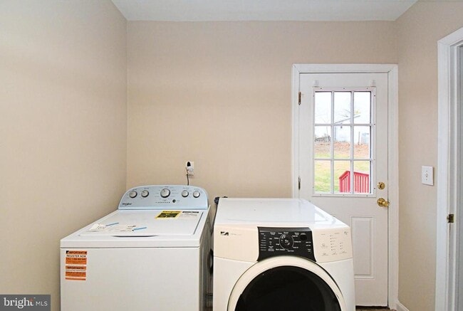 Building Photo - 778 Starr St