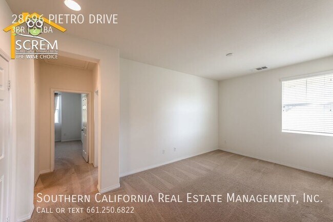 Building Photo - West Creek Townhome with 3 Bedrooms and Lo...