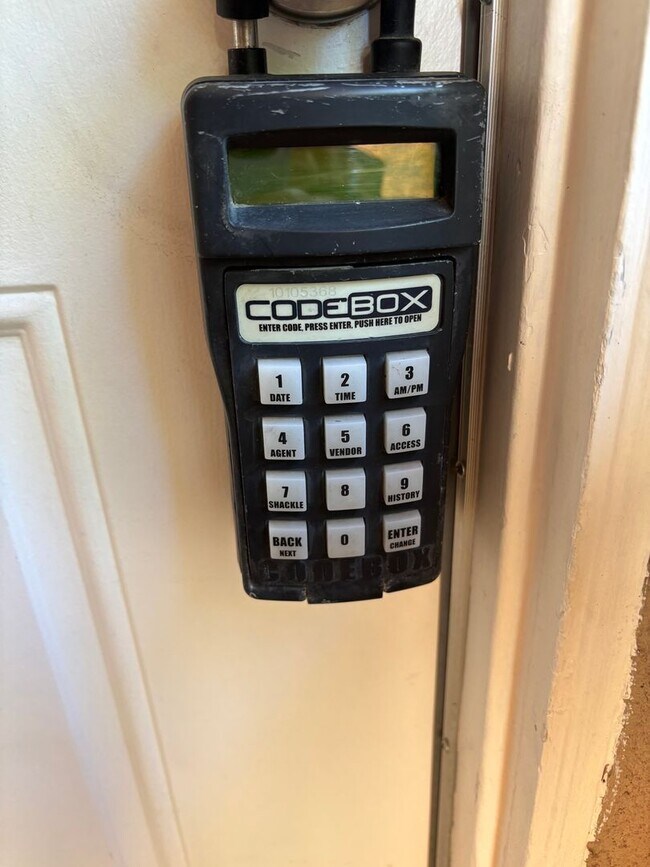 Building Photo - Tujunga Canyon Blvd, 10208-10212