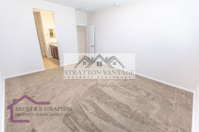 Building Photo - 2028 E Brooklyn Dr