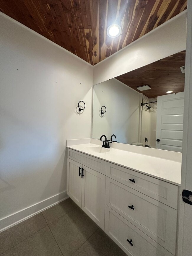 Building Photo - 238 E Ivybridge Dr