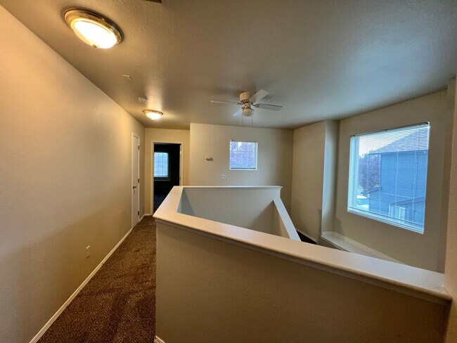 Building Photo - 400 River Ave
