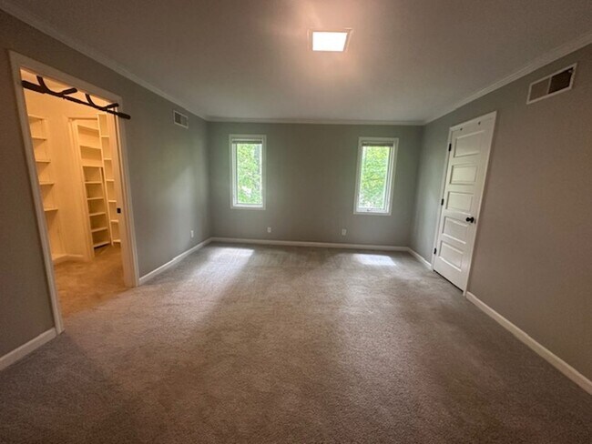 Building Photo - Stunning 5-Bedroom Home in Germantown-Spac...