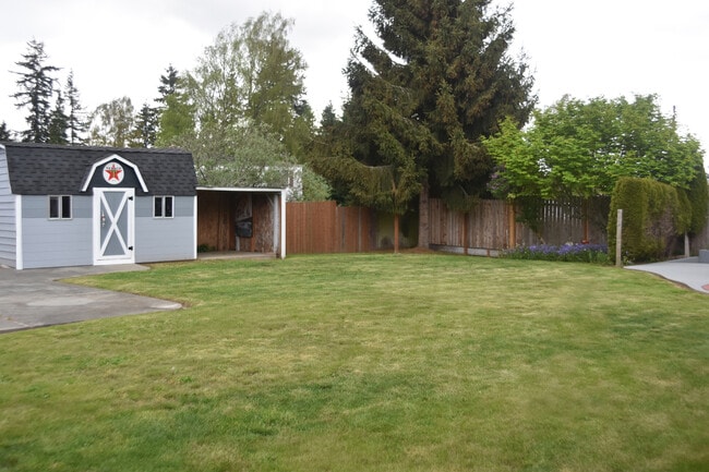Building Photo - Charming Updated 1955 Rambler – 3 Bed, 2 B...