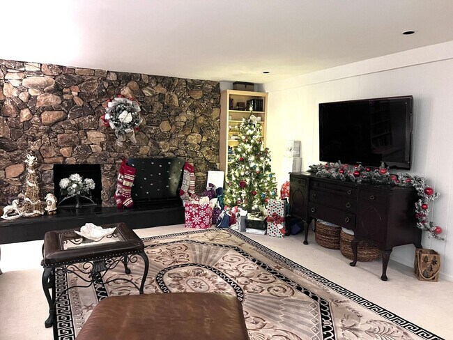 Building Photo - 4557 Tanglewood Trail