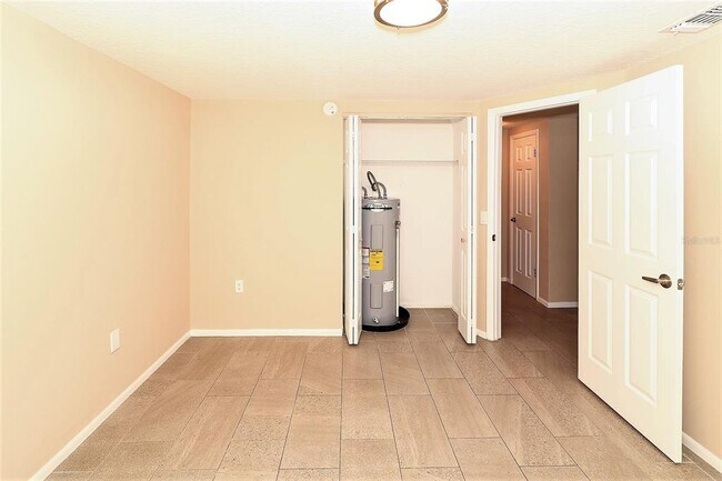 Building Photo - 2035 Calusa Trail