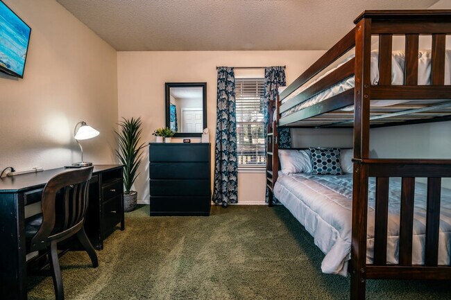 Building Photo - 1 Amesbury Dr