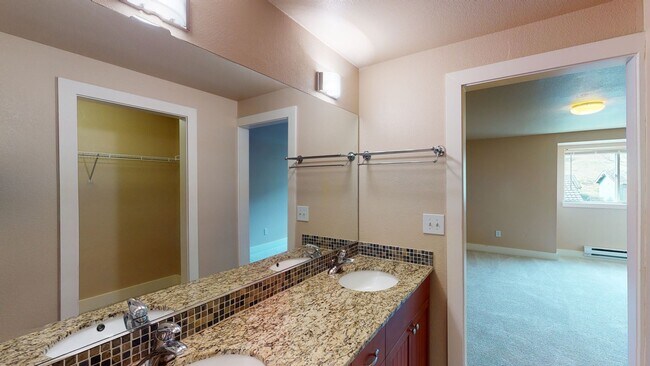 Building Photo - Gold Pointe condo!  2 Bed, 2 Bath Condo w/2 parking spaces, MOVE IN SPECIAL - Available NOW!