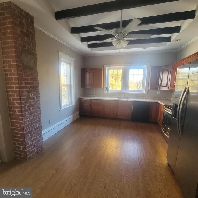 Building Photo - 554 Blackhorse Hl Rd