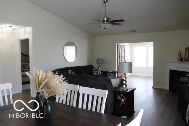 Building Photo - 528 Dylan Dr