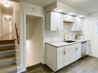 Building Photo - 3046 Buchanan St NE