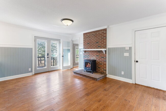 Building Photo - Beautiful 4 Bed 3.5 Bath Home on 20 Acres