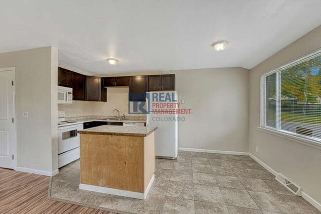 Building Photo - 13298 W Mississippi Ct