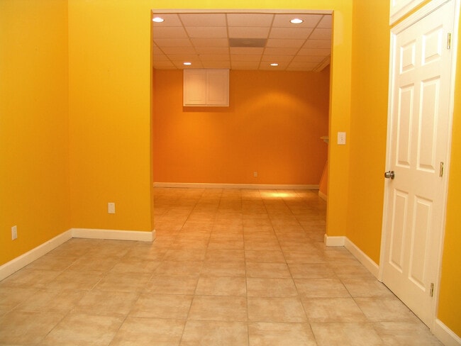 Building Photo - 2 Bedroom Condo in Dunwoody Plantation