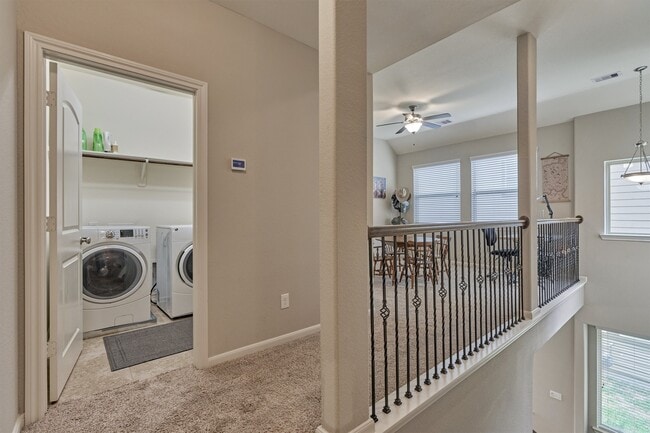 Building Photo - 207 Biltmore Loop