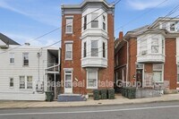 Building Photo - 207 N Mulberry St