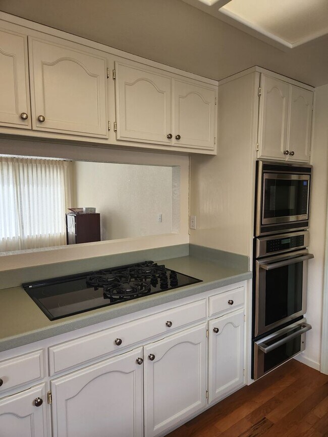 Building Photo - "Must See" House in Oakmont w/beautiful vi...
