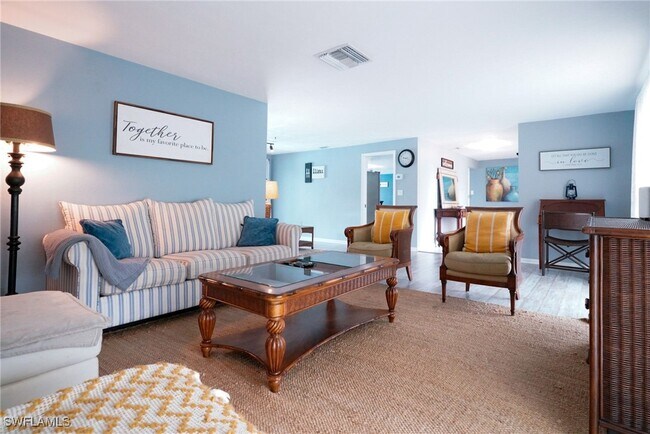 Building Photo - 1351 Oaklawn Ct