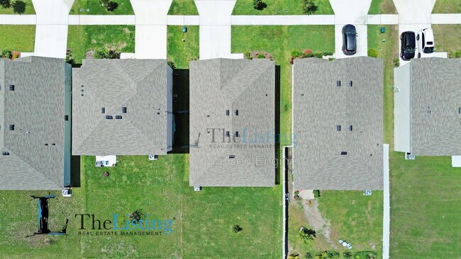 Building Photo - 822 Will Scarlett Ave
