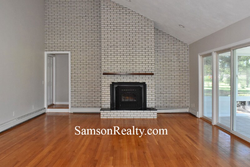 Building Photo - 27 Marlaine Dr