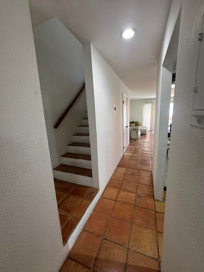 Building Photo - 280 S Avenida Caballeros